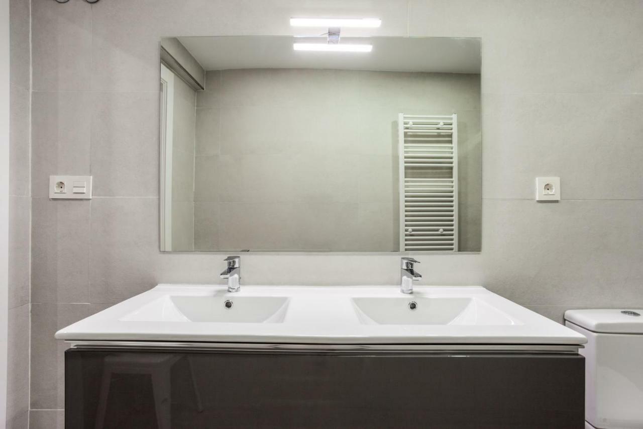 Apartamentos Reina Isabel Гранада Экстерьер фото